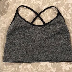 Cropped Sports Bra